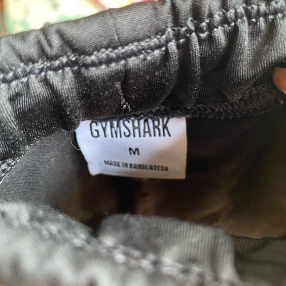 black gymshark shorts - Picture 3 of 4